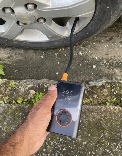 Compressor Portátil Car Air Pump Digital Com Visor Para Carro Moto Bike Calibrador De Pneu Multifuncional
