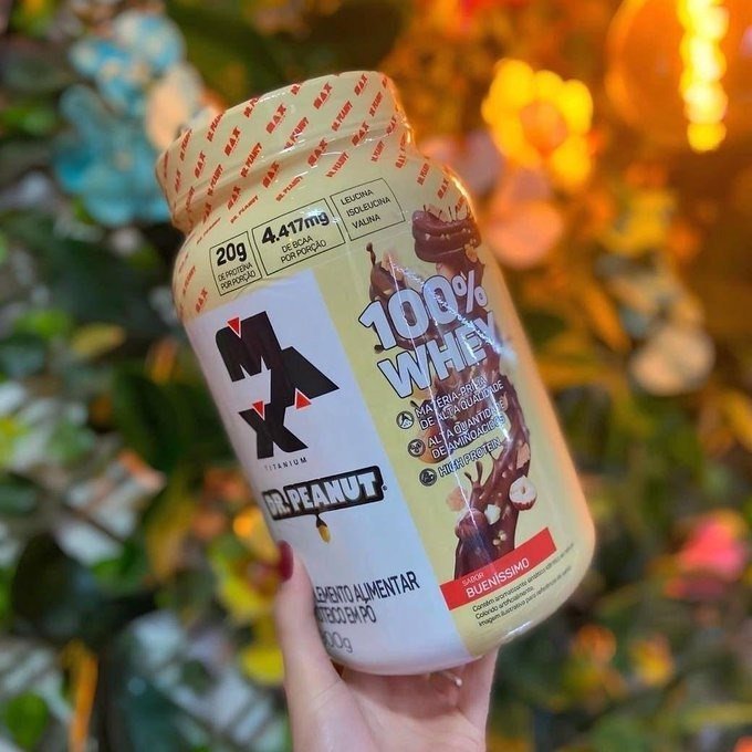 100% Whey Max Titanium x Dr. Peanut (900g), Sabor Bueníssimo + Frete Grátis