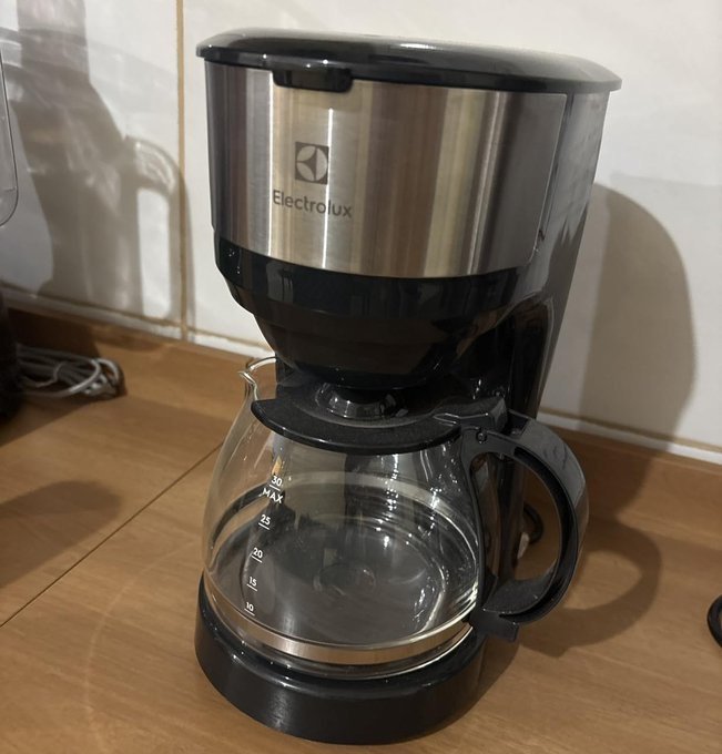 Electrolux Cafeteira Elétrica 1,2L 127/220v + Frete Grátis