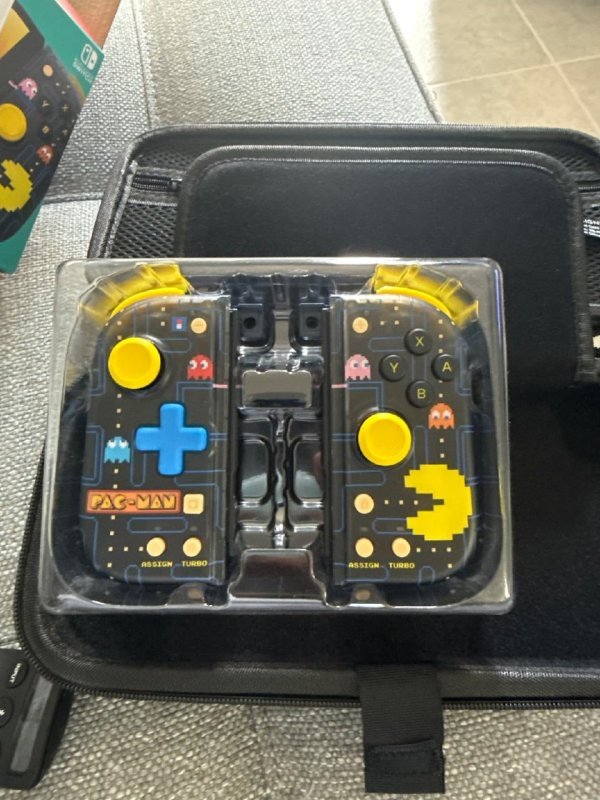 Controle HORI Split Pad Compact para Nintendo Switch (Pac-Man)