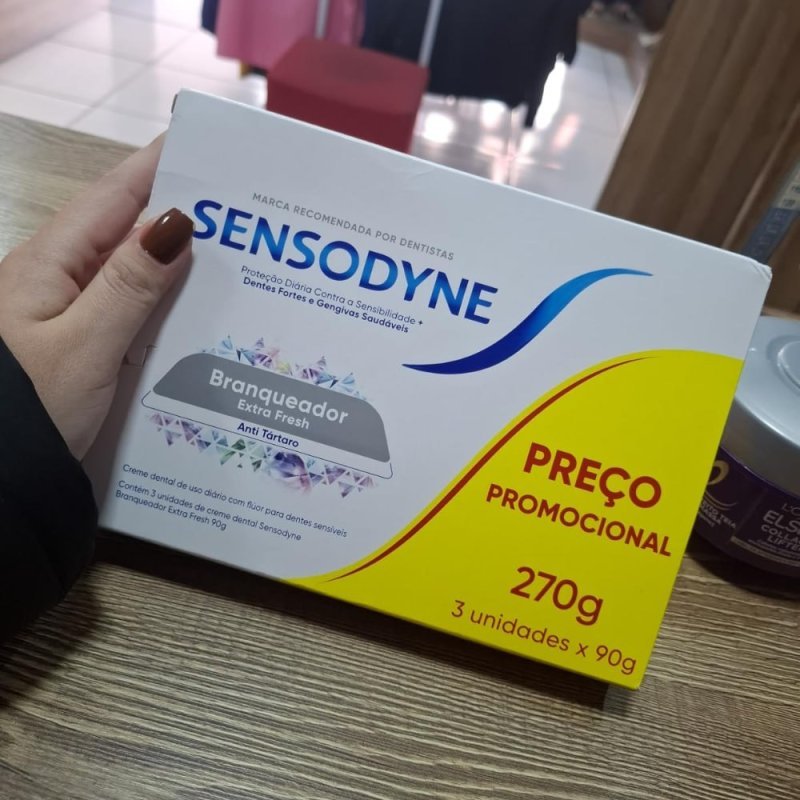 Pasta Sensodyne Branqueador Extra Fresh 90g - 3 un.
