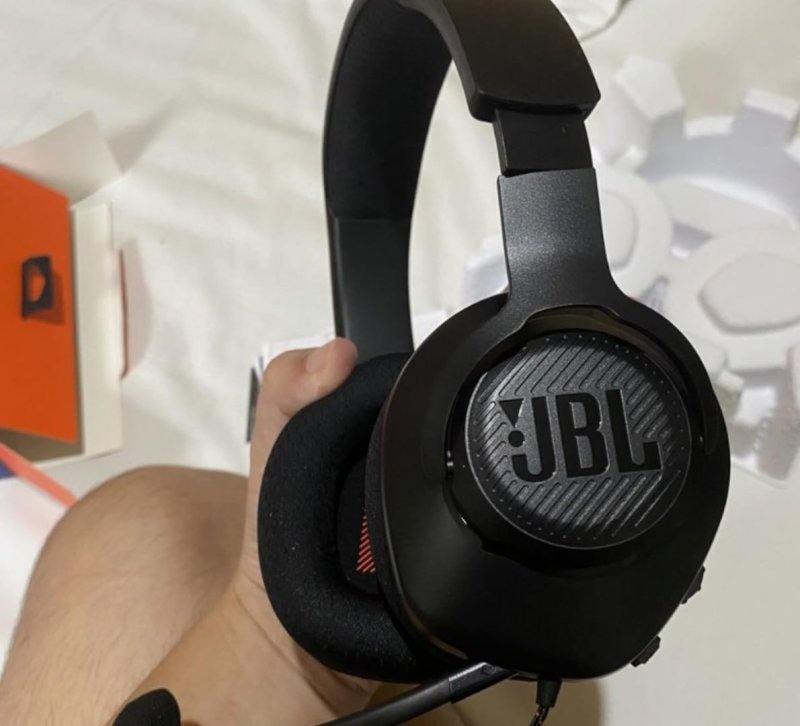 Headset JBL Quantum 100M2