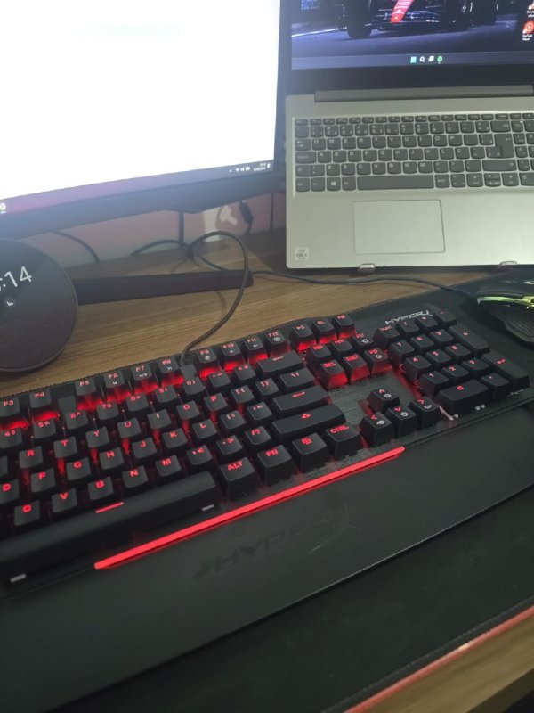 Teclado Mecânico HyperX Alloy MKW100 RGB com Descanso de Pulso