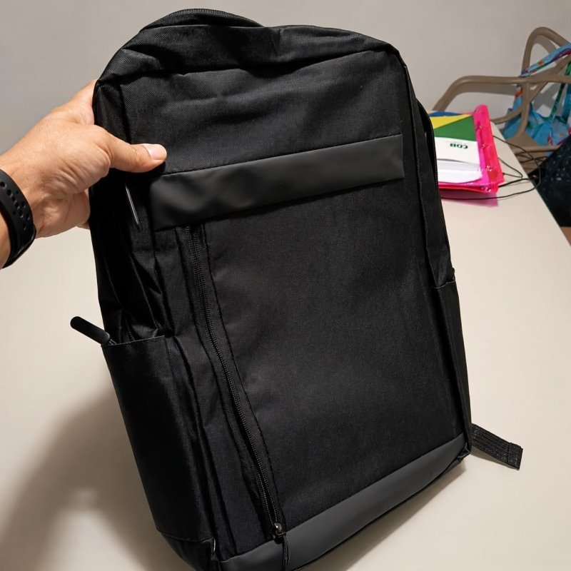 Mochila para Notebook 15.6 Executiva Saída USB