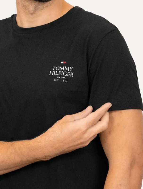 Camiseta Tommy Hilfiger Masculina Stack Brand Love Preta