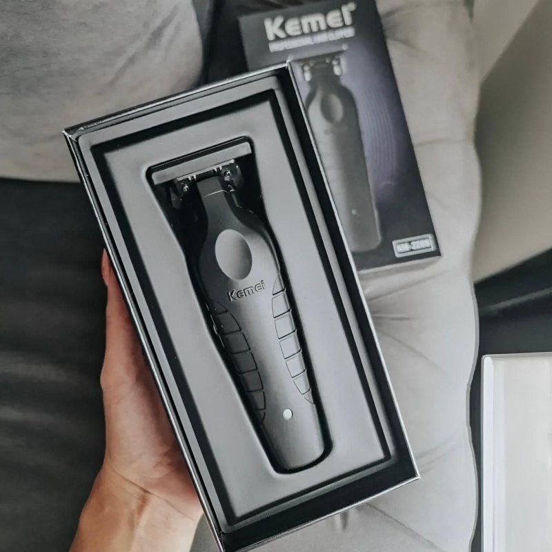 Máquina de Acabamento Kemei KM-2299 Sem Fio, Para Cabelo e Barba Profissional Bivolt