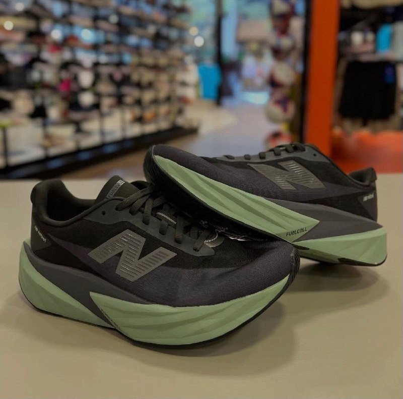Tênis New Balance Feminino Fuelcell Rebel V5 Corrida