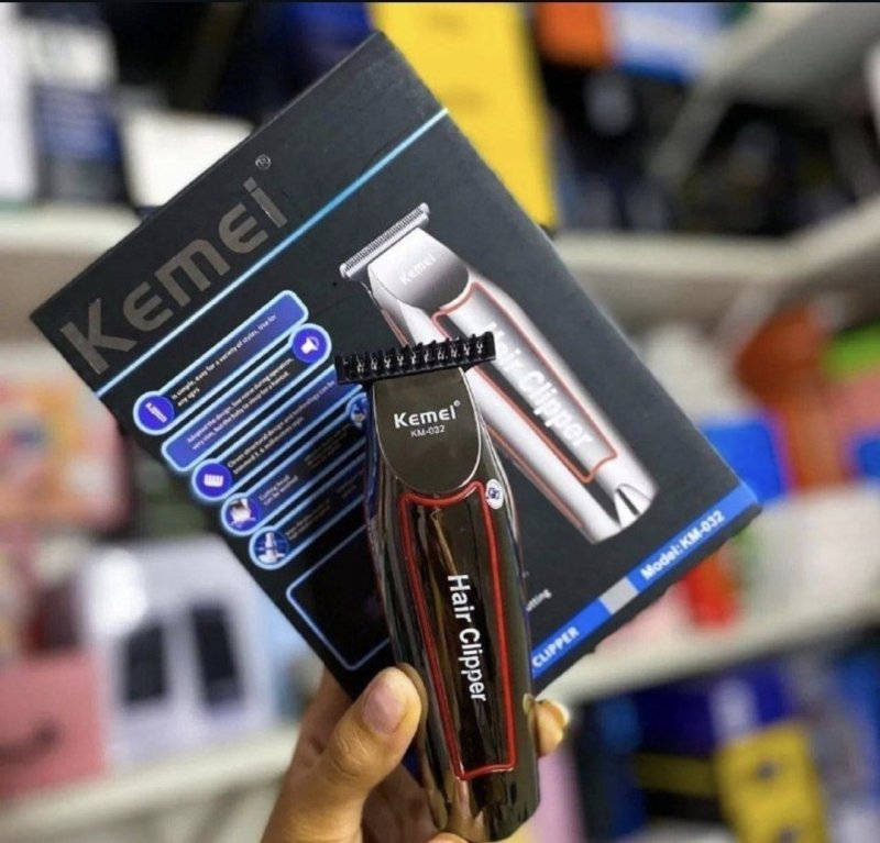 Máquina Cortar Cabelo Aparar Barba Kemei Km-032 Acabamento