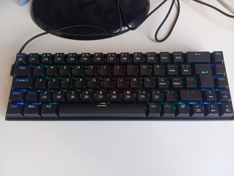 Teclado Gamer Mecanico, RGB, Switch Vermelho Hot-Swap, Anti-Ghosting, USB-C com Fio + Frete Grátis