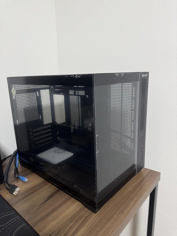 Gabinete Gamer Redragon Wideload Mini Lite RGB Preto Sem Fans Micro ATX CA-611B