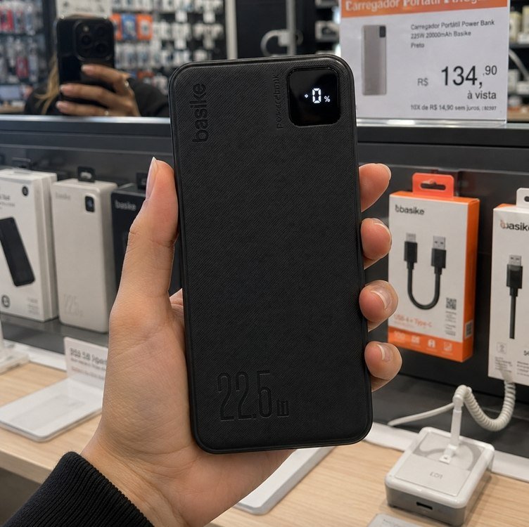 Power Bank Basike 20000mAh Preto, Carga Rápida 22.5W para iPhone e Samsung, Com Cabos Embutidos e Display
