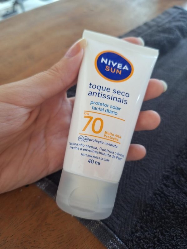 NIVEA SUN Protetor Solar Facial Toque Seco Antissinais FPS 70 40ml