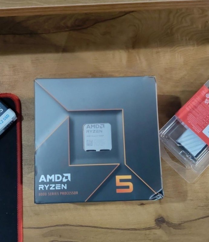 Processador AMD Ryzen 5 8400F (AM5/ 6 Cores/ 12 Threads/ 4.7 GHz/ 22MB Cache/Sem Vídeo/Com Cooler)