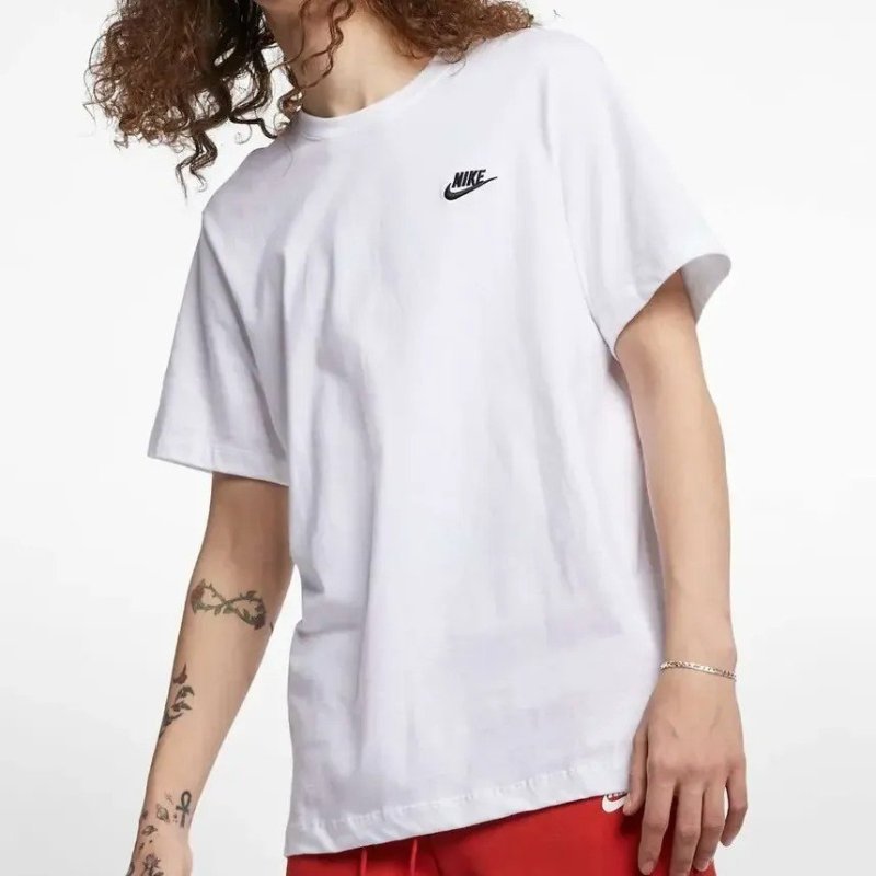 Camiseta Nike Sportswear Club