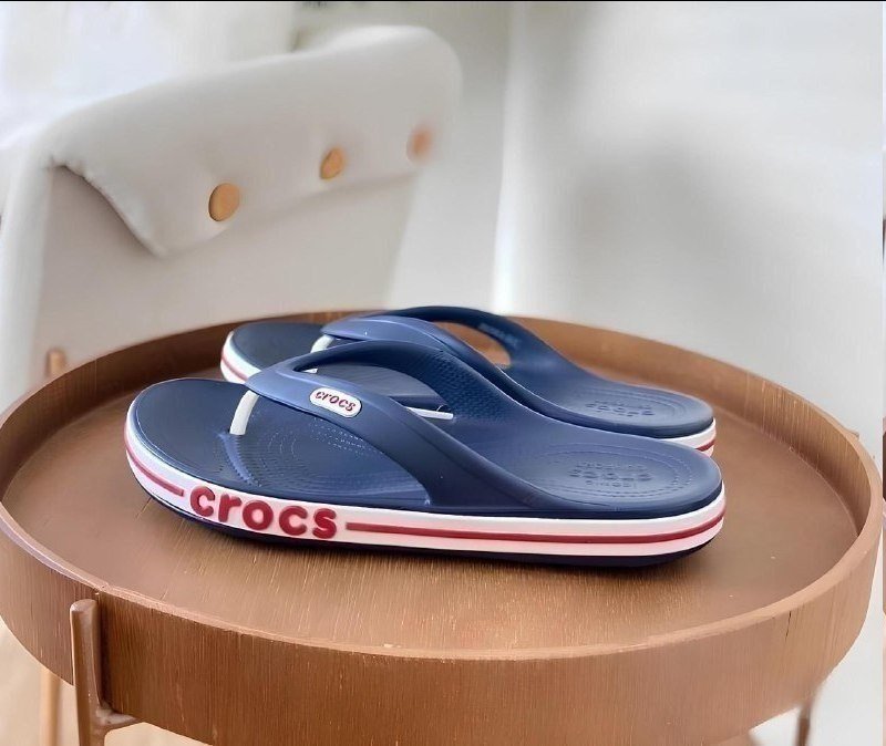Chinelo Crocs Bayaband Flip Navy/pepper