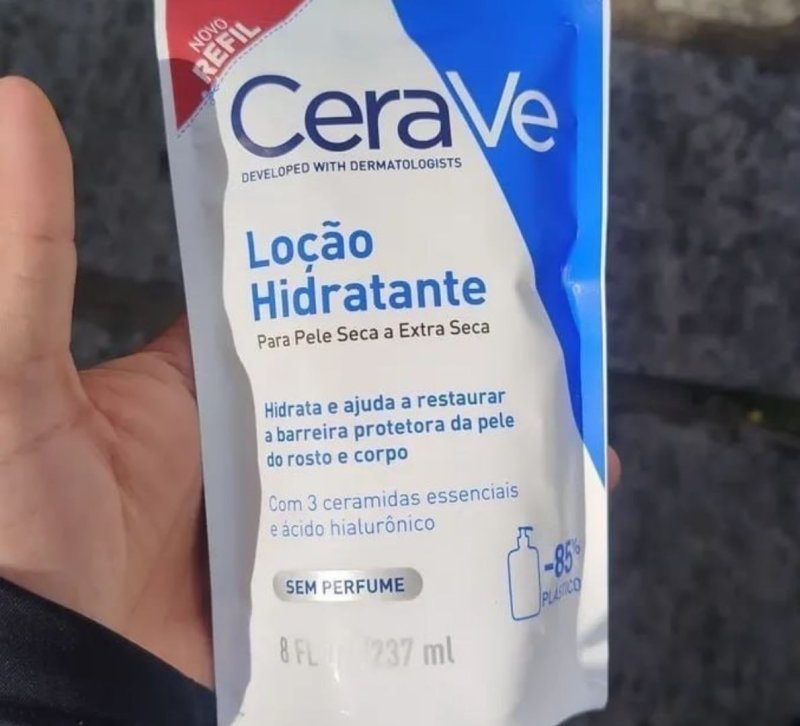 CeraVe, Loção Hidratante Corporal, com textura Fluida e Ácido Hialurônico 237ml