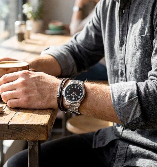 Relógio Masculino Champion Analógico com Pulseira em Aço Inoxidável Prateado e Mostrador Preto