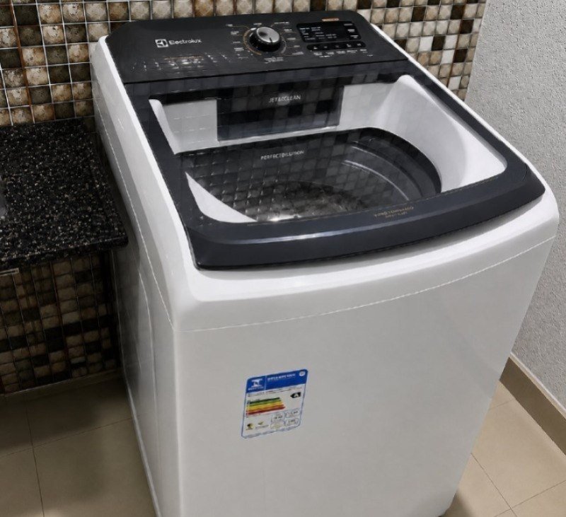 Lavadora de Roupas Electrolux Efficient LEE18 18kg com Cesto Inox 220V
