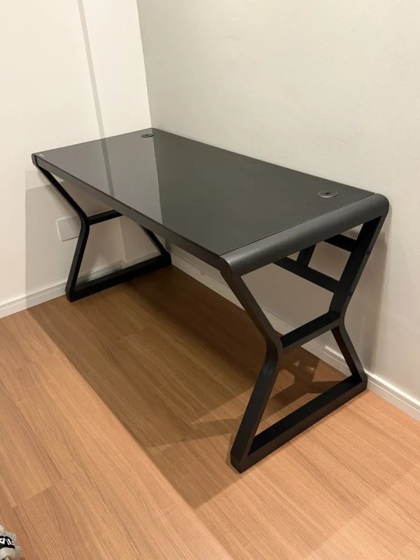 Mesa Escritório Tampo Vidro Temperado 140cm Zinnia Aurea Preta + Frete Grátis