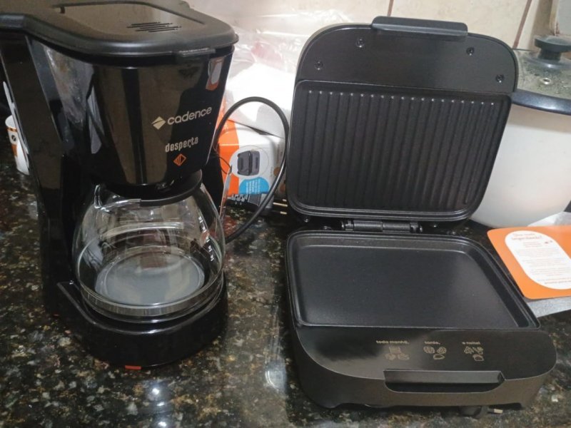 Kit Click Cadence Sanduicheira e Cafeteira Desperta 127v