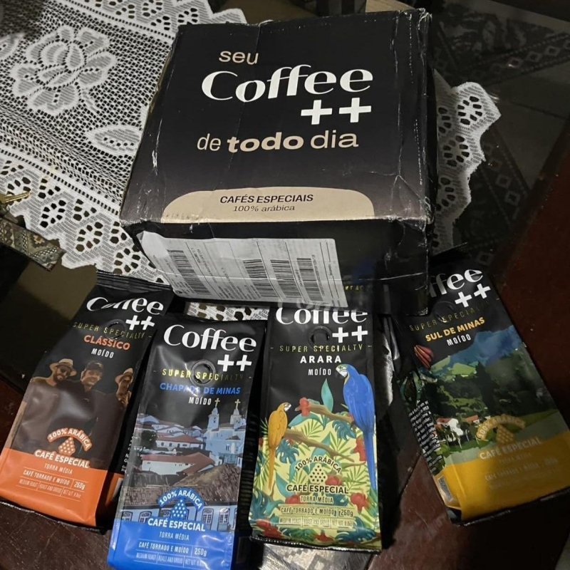 Kit 4 Pacotes Café Especial em Grãos Coffee Mais Variedades: Arara, Caparaó, Chapada de Minas e Clássico - 100% Arábica (4x250g)