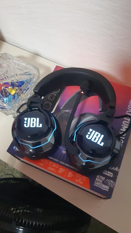 JBL Fone de Ouvido Bluetooth Quantum 910 Headset Gamer Over Ear Sem Fio Cancelamento de Ruído Preto
