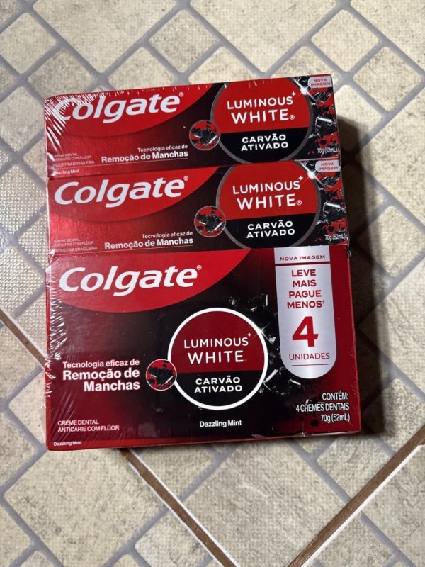 Colgate Luminous White Carvão Ativado Creme Dental Clareador, 4x70g