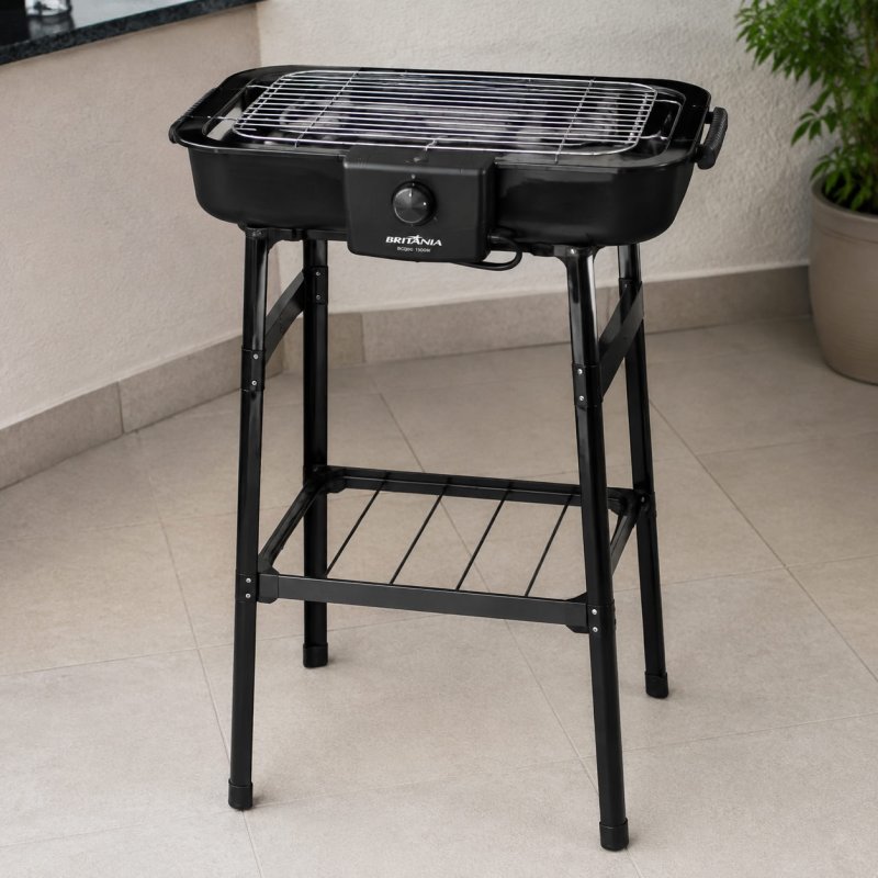 Churrasqueira Elétrica Britânia Bcq90 Com Suporte 1500w Cor Preto