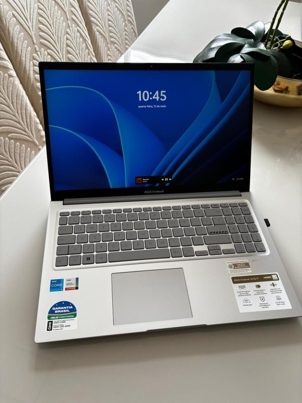 Notebook ASUS Vivobook 15 Intel Core i5 8 GB 256 GB SSD W11 Home 15.6" FHD Cool Silver - X1504VA-NJ1738W