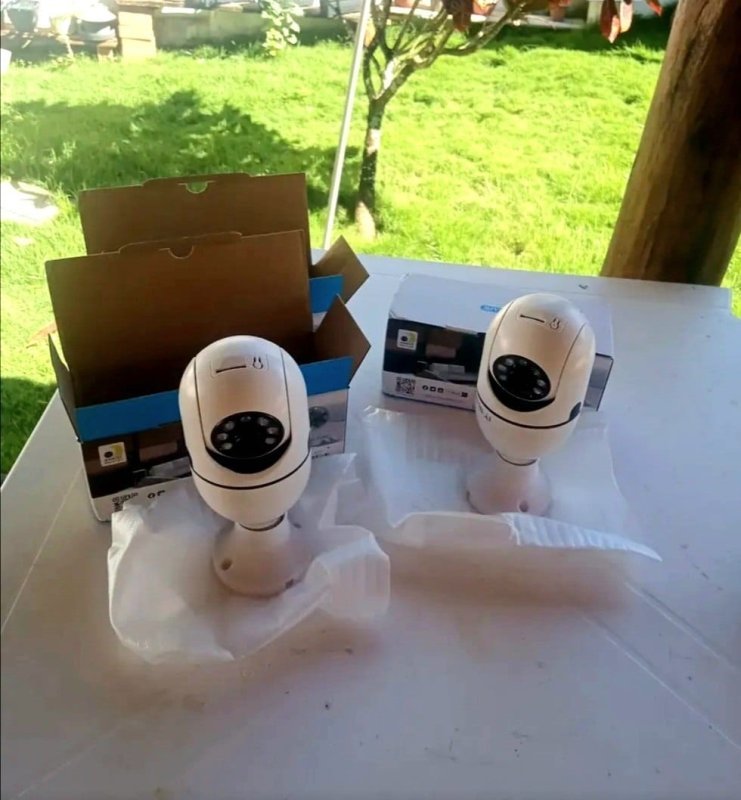 Kit 2 Câmeras Lampada De Segurança Ip Wifi Com Visão Noturna