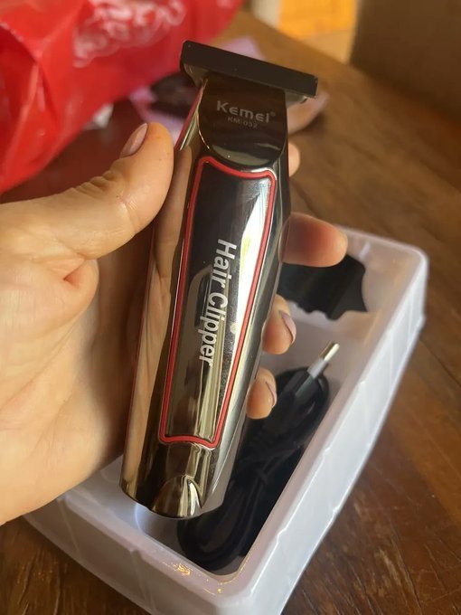 Máquina De Acabamento Sem Fio Kemei KM-032 Prateada 3 Pentes + Frete Grátis