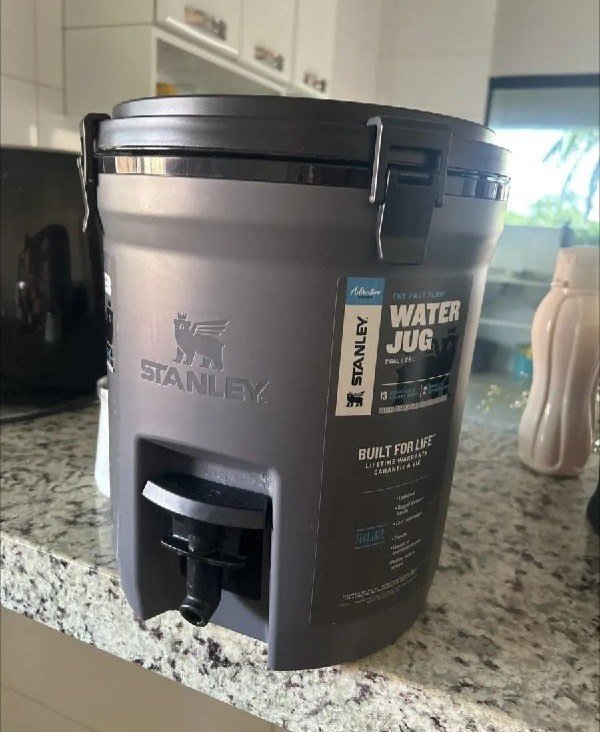 Cooler Térmico Stanley com Torneira Jug Twilight 7,5L