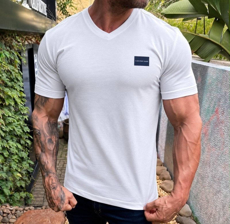 Camiseta Calvin Klein Jeans Gola V Dark Square Navy Branca