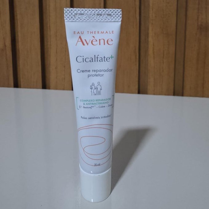 Avène Cicalfate+ Creme Reparador Facial Protege e Repara Pele Irritada 20ml