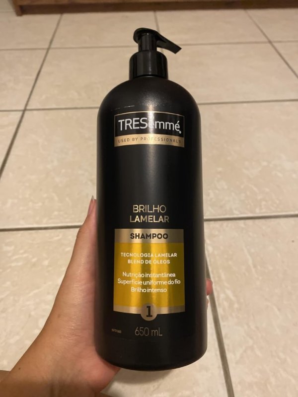 TRESemmé Brilho Lamelar Shampoo 650 ML