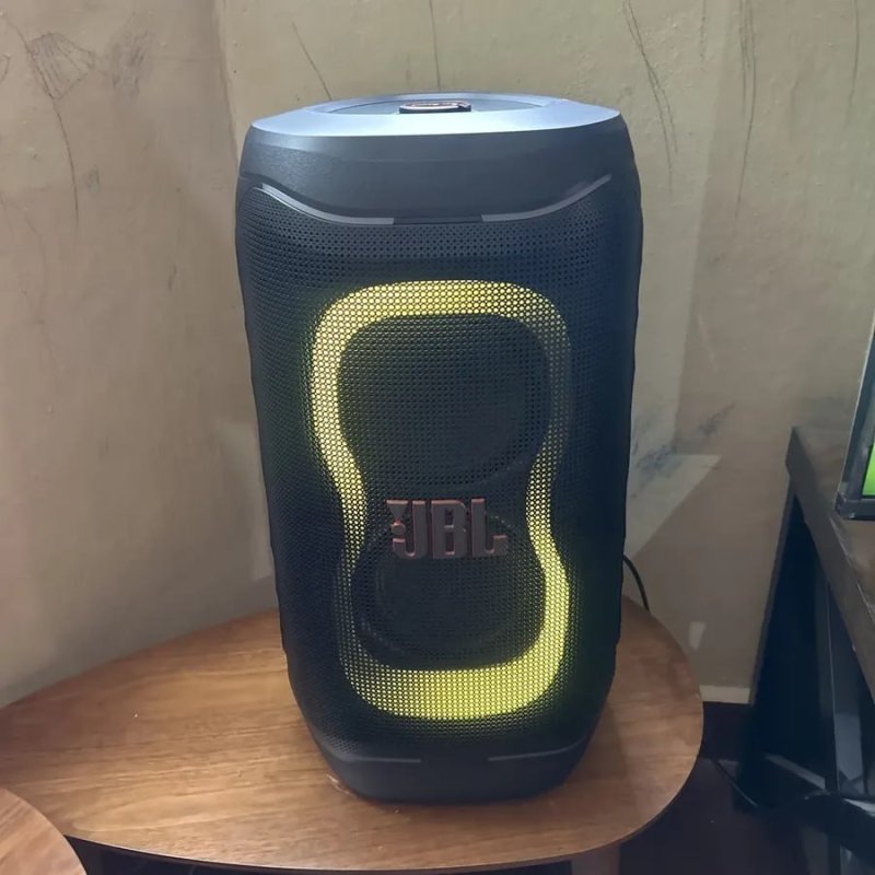JBL Partybox 130, Bateria IPX4 Auracast de 15h