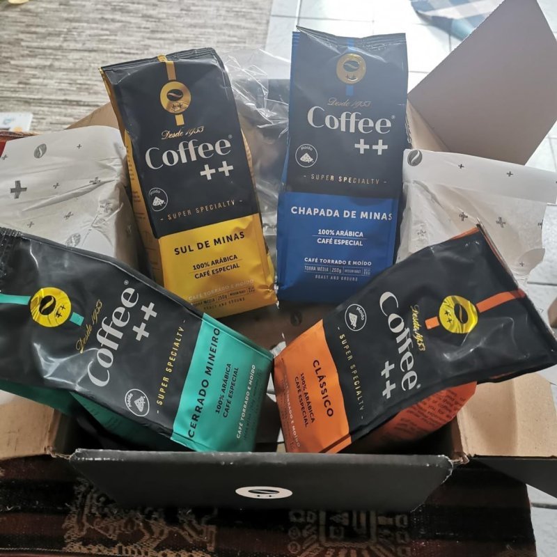 Kit 4 Pacotes Café Especial Coffee Mais Clássico, Caparaó, Chapada e Arara em grãos