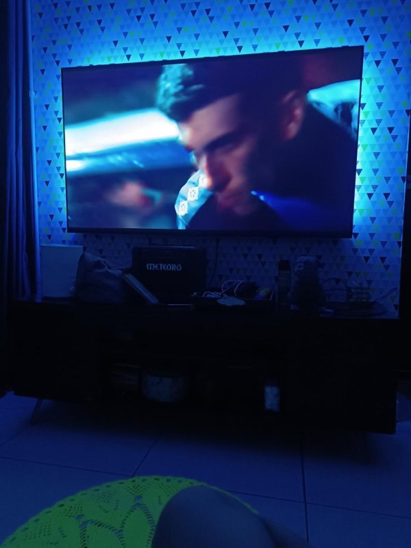 Smart TV 65" LED 4K 60Hz Ambilight 4K - 65PUG8100