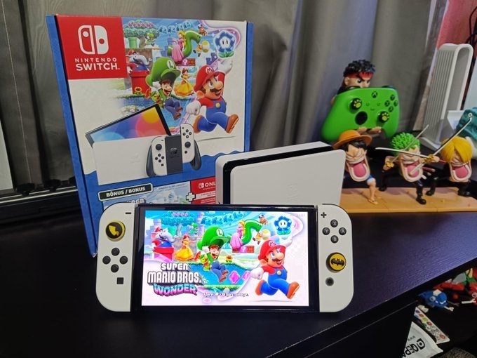 Bundle Nintendo Switch OLED Super Mario Bros. Wonder