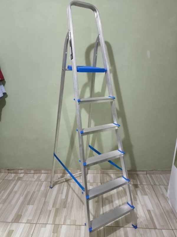 Escada 6 Degraus Alumínio Tesoura Doméstica Reforçada Mor