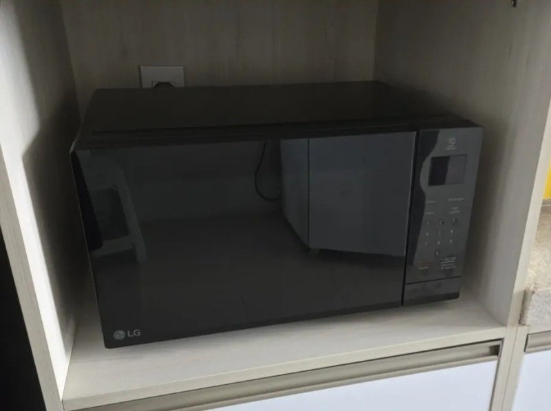 Micro-ondas NeoChef LG 30L 220V