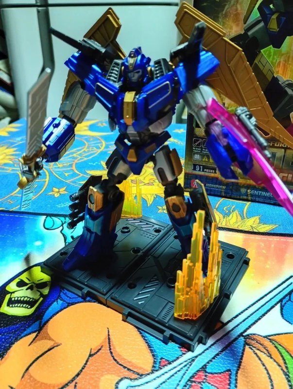Boneco Blokees Transformers One Sentinel Prime Classic