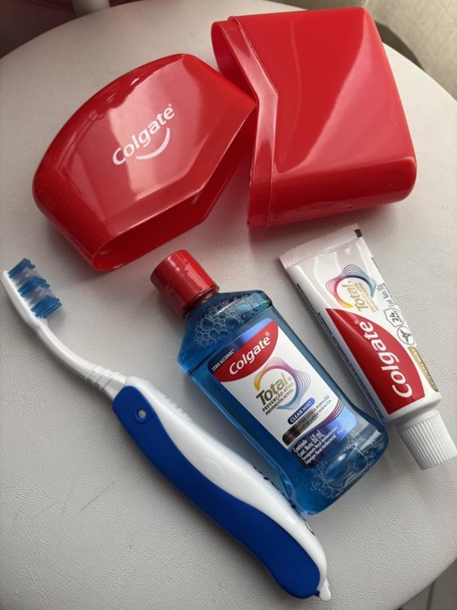 Colgate Kit de Higiene Bucal para Viagem