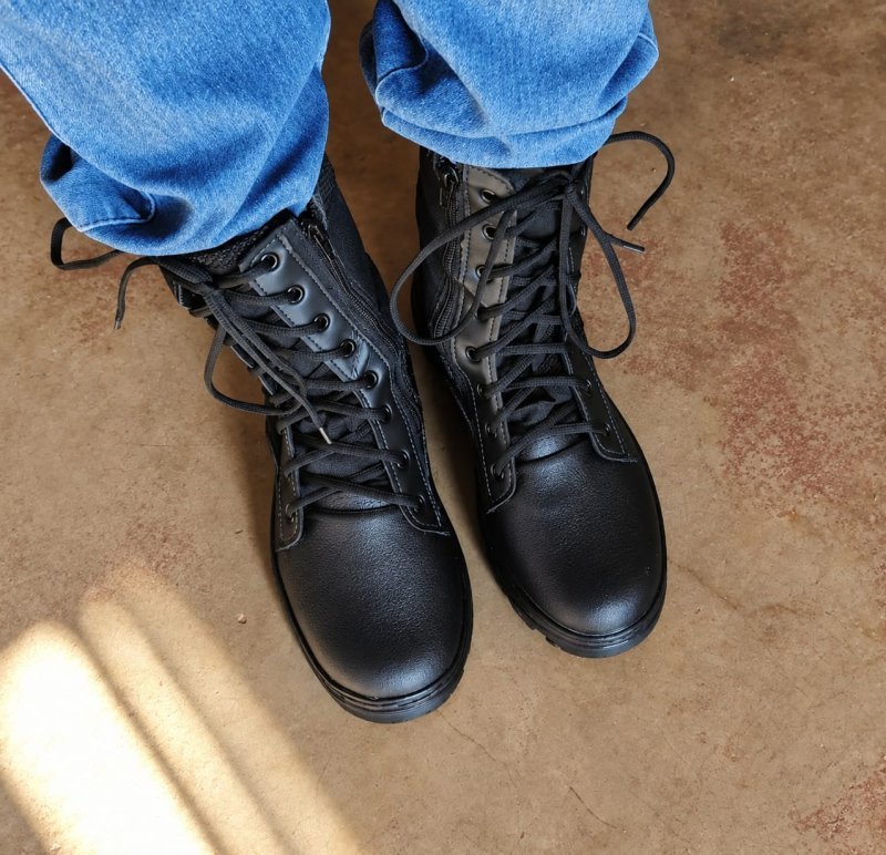 Coturno Militar Com Ziper Couro Extra Leve