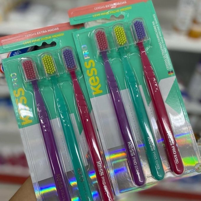 Escovas Dentais KESS Pack Pro Extra Macias - 3 Unidades