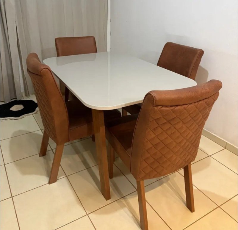 Sala De Jantar 130x90 Mavie Vidro Off 4 Cadeiras