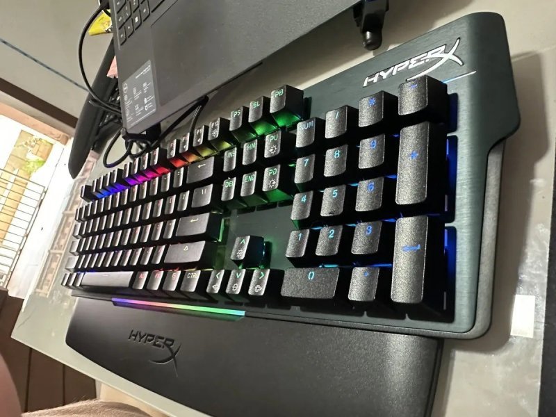 Teclado Mecânico HyperX Alloy MKW100 RGB + Frete Grátis