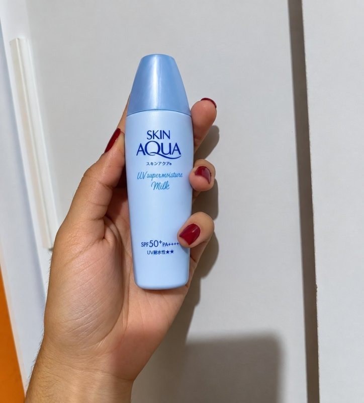 SKIN AQUA® Super Moisture Milk 40g - Protetor Solar Facial sem cor FPS50 com Ácido Hialurônico e Textura Leve