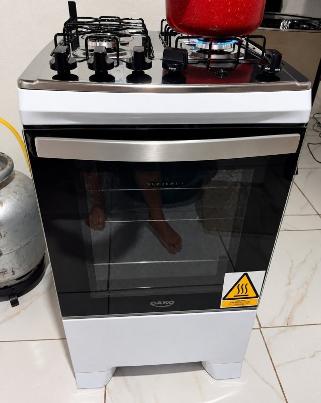 Fogão 4 Bocas Dako Supreme Com Mesa De Inox e Forno de 60 Litros Branco Bivolt 127/220V