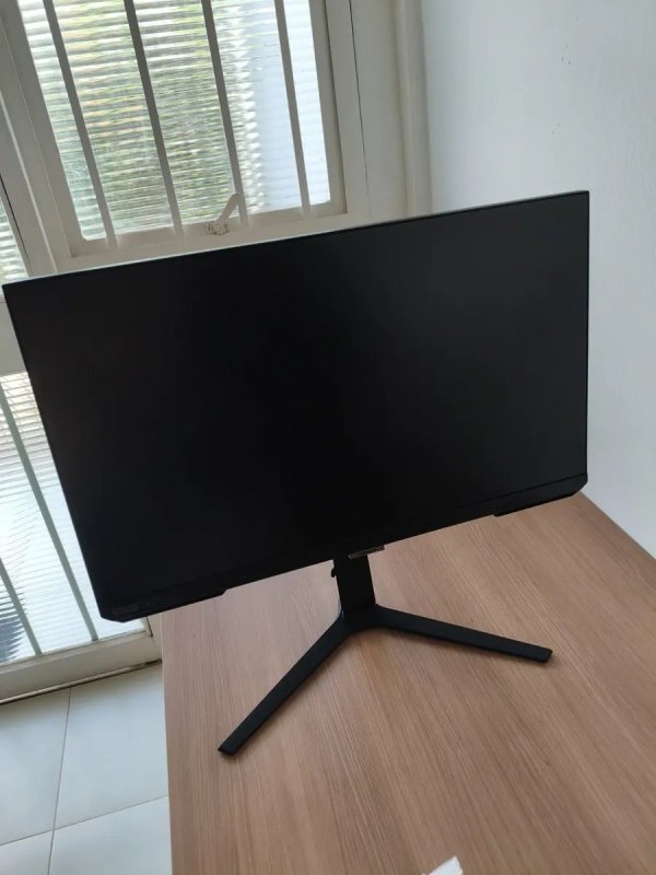 Monitor Gamer Samsung Odyssey G40 27" 240 Hz 1ms